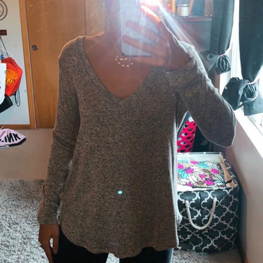Tan thin quarter sleeve sweater